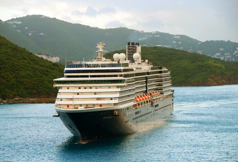 Nuestro buque, el Westerdam zarpando de la Isla de St. Thomas CRUCEROS CARIBE WESTERDAM HOLLAND AMERICA LINE CRUCEROS ST THOMAS CARIBBEAN CRUISES HOLLAND AMERICA CRUCEROS CARIBE